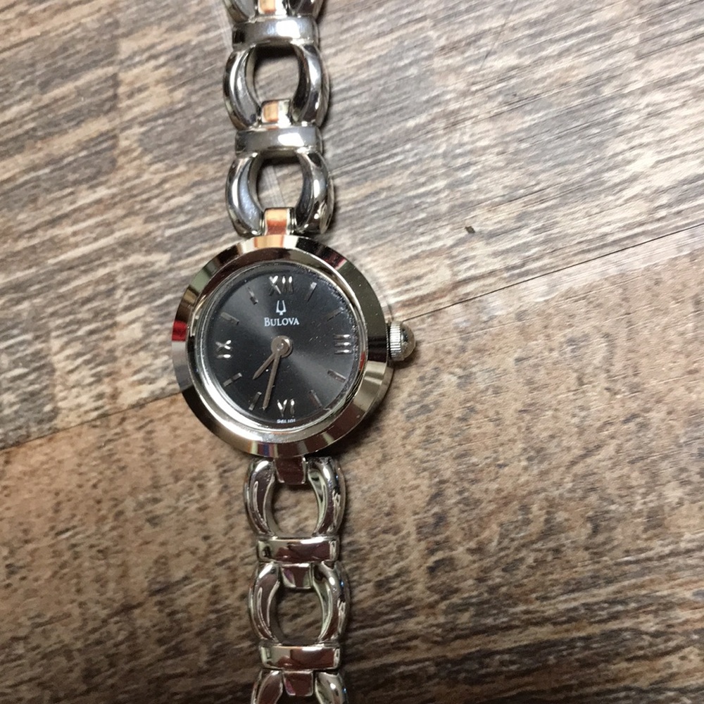 🌻Bulova Bracelet Watch Stainless Steel Analog - Picture 3 of 12